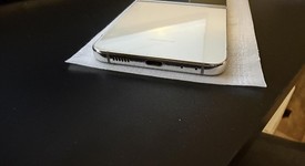 Good
													Samsung Galaxy Z Flip5 - Unlocked, Cream, 256 GB, 8 GB, SM-F731U1, photo 3 of 9