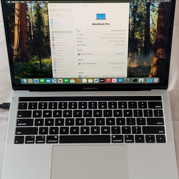 MacBook Pro 2018 (With Touch Bar) - 13 inch - 512 GB, Silver, 8 GB, Intel Core i5