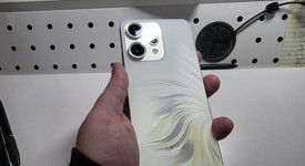 Mint
													Oppo Reno14 Pro - Unlocked Non-US, White, 256 GB, 12 GB, photo 5 of 6