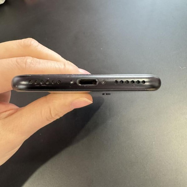 Apple iPhone SE 2nd Gen 2020 - Unlocked, 64 GB, Black, A2275