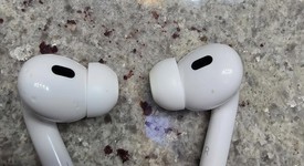 Used
													Apple AirPods Pro 2 - Lightning, photo 5 of 8