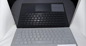 Good
													Microsoft Surface Laptop 2 - I5, Platinum, 128 GB, 8 GB, photo 3 of 4