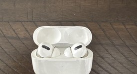 Used
													Apple AirPods Pro 1st Gen - MagSafe Case, photo 2 of 6