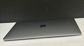 Good
													MacBook Air 2019 - 13" - I5, Gray, 256 GB, 8 GB, photo 5 of 11