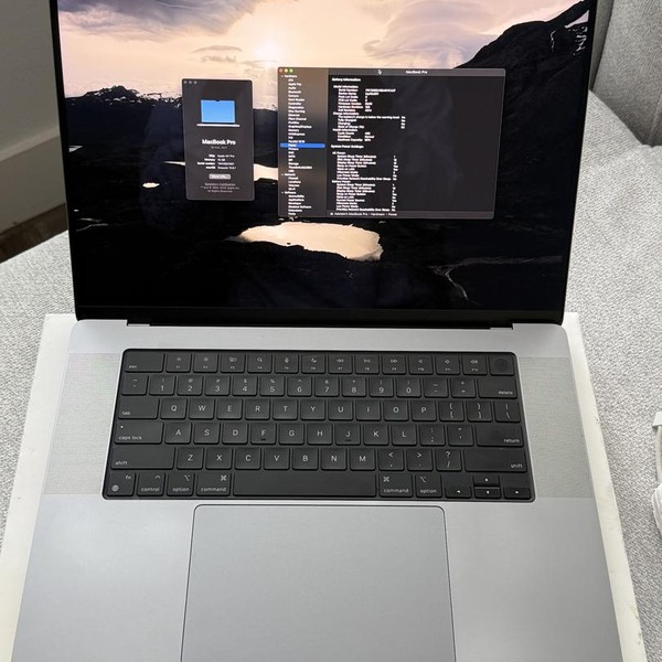 MacBook Pro 2021 - 16 inch - 512 GB, Gray, 16 GB, Apple M1 Pro 10-core