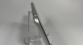 Good
													Apple iPhone SE 2nd Gen 2020 - Unlocked, White, 64 GB, A2275, photo 4 of 11