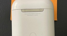 Used
													Apple AirPods 2nd Gen - Lightning Case, photo 3 of 5
