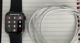 Mint
													Apple Watch Series 8 41mm - Unlocked, Graphite, A2772 - Cellular, Stainless, photo 3 of 5