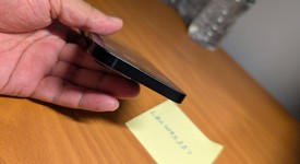 Mint
													Apple iPhone 13 - Unlocked, Midnight, 128 GB, A2482, photo 5 of 5