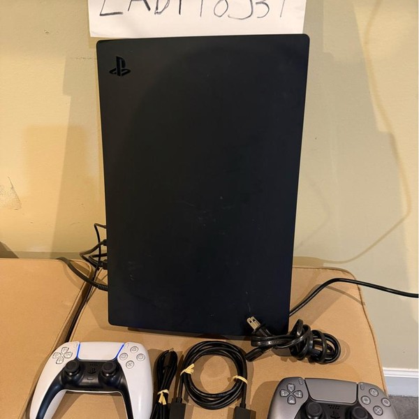 PlayStation 5 Standard Edition (2020) - 825 GB, White, Standard Edition