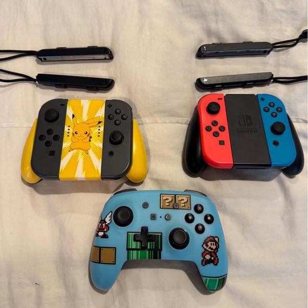 Nintendo Switch - 32 GB, Grey, Pikachu Edition