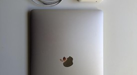 Good
													MacBook Pro 2020 - 13" - I5, Silver, 1 TB, 16 GB, photo 3 of 5