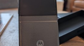 Fair
													Motorola Razr (2024) - Unlocked, Gray, 256 GB, 8 GB, photo 5 of 8