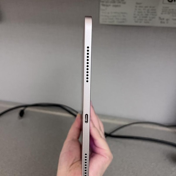Apple iPad Air 5th Gen - Wi-Fi, 64 GB, Pink, A2588
