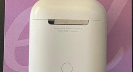 Used
													Apple AirPods 2nd Gen - Lightning Case, photo 3 of 5