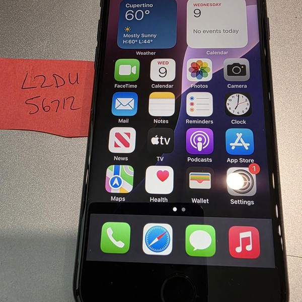 Apple iPhone SE 3rd Gen 2022 - Unlocked, 128 GB, Midnight, A2595