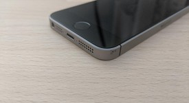 Good
													Apple iPhone SE 1st Gen 2016 - Verizon, Grey, 64 GB, A1662, photo 6 of 6