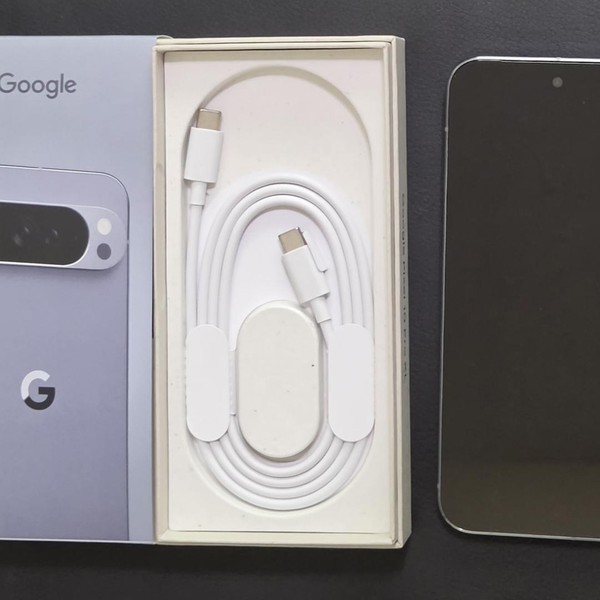 Google Pixel 10 Pro XL - Unlocked, 256 GB, Moonstone, GUL82