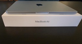 Mint
													MacBook Air 2025 (M4) - 13" - Apple M4, Sky Blue, 256 GB, 16 GB, photo 5 of 9