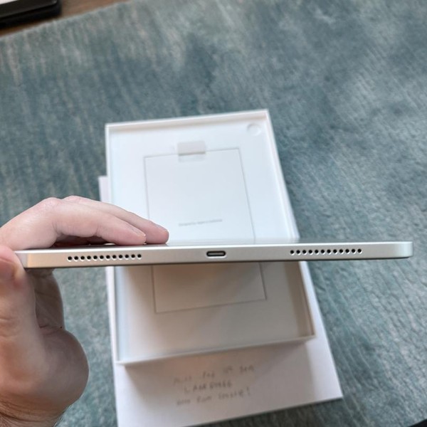 Apple iPad 11th Gen - Wi-Fi, 128 GB, Silver, A3354