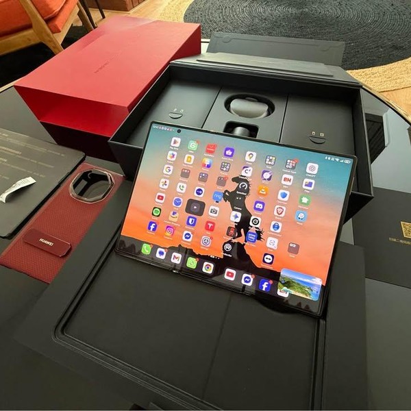 Huawei Mate XT Ultimate - Unlocked Non-US, 1 TB, Red, 16 GB