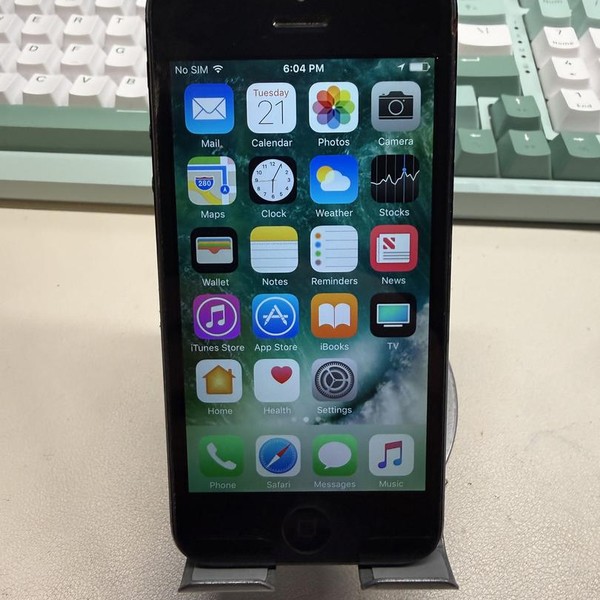 Apple iPhone 5 - Unlocked, 16 GB, Black, A1428
