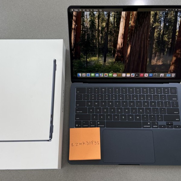 MacBook Air 2025 (M4) - 13 inch - 256 GB, Midnight, 16 GB, Apple M4