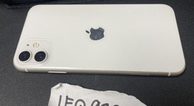 Fair
													Apple iPhone 11 - Unlocked, White, 64 GB, A2111, photo 5 of 6