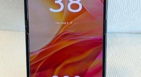 Fair
													Motorola Razr Plus (2024) - Unlocked, Peach, 256 GB, 12 GB, photo 1 of 8