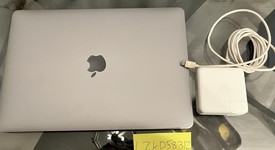 Good
													MacBook Pro 2018 (With Touch Bar) - 13" - I5, Gray, 256 GB, 16 GB, photo 1 of 9