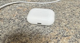 Used
													Apple AirPods Pro 2nd Gen - Lightning, photo 4 of 10