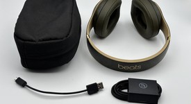 Used
													Beats Studio3 - Green Camo, photo 1 of 4