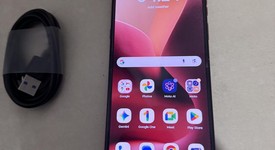 Mint
													Motorola Razr Ultra (2025) - Unlocked, PANTONE Rio Red, 512 GB, 16 GB, photo 1 of 10