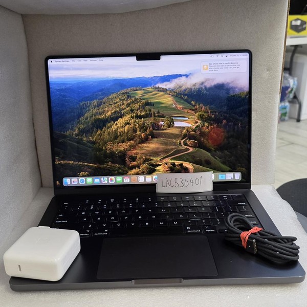 MacBook Pro Late 2023 (M3) - 14 inch - 512 GB, Black, 18 GB, Apple M3 Pro 11-core, 14-core GPU