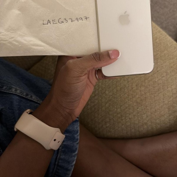 Apple iPhone SE 3rd Gen 2022 - Unlocked, 256 GB, Starlight, A2595