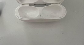 Used
													Apple AirPods Pro 2 - Lightning, photo 2 of 5