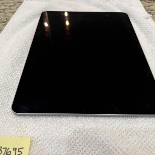 Apple iPad Pro 12.9 inch 6th Gen 2022 - Wi-Fi, 256 GB, Silver