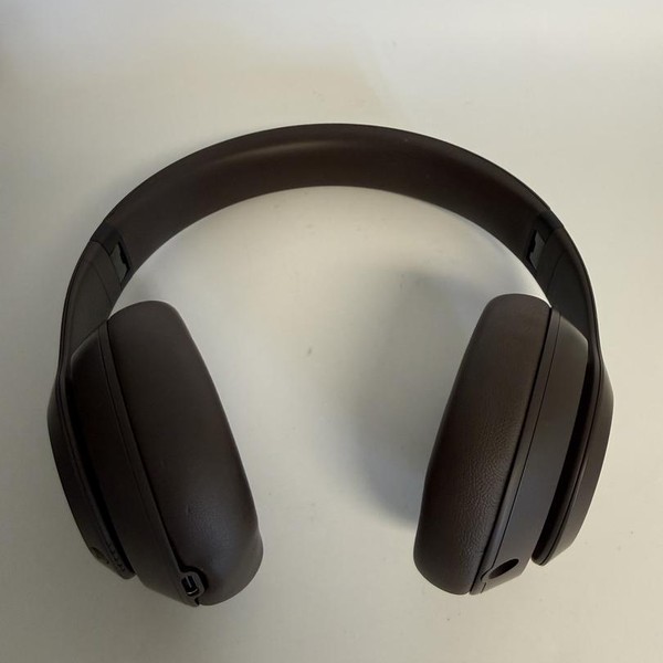 Beats Studio Pro - Brown