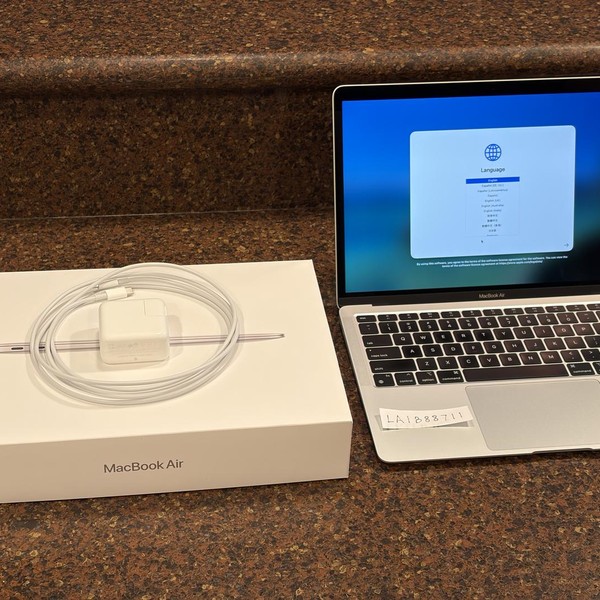 MacBook Air 2020 - 13 inch - 256 GB, Silver, 8 GB, Apple M1