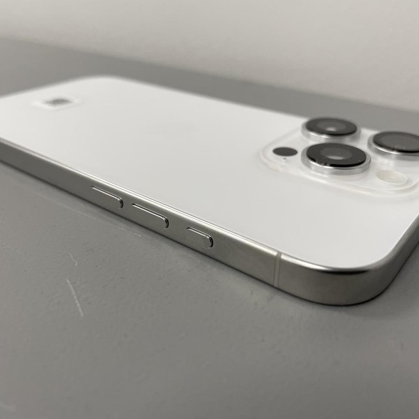 Apple iPhone 16 Pro - Unlocked, 256 GB, White, A3083