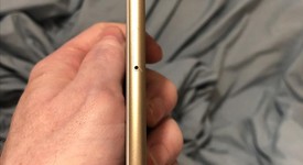 Good
													Apple iPhone 7 - Sprint, Gold, 32 GB, A1660, photo 5 of 9