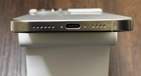 Good
													Apple iPhone 16 Pro Max - Unlocked, Natural, 256 GB, A3084, photo 5 of 7