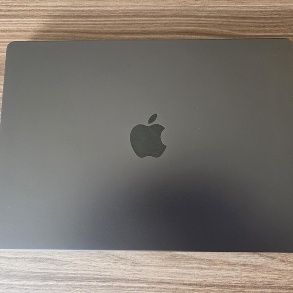 MacBook Pro 2024 - 14 inch - 1 TB, Space Black, 64 GB, Apple M4 Max 16-core