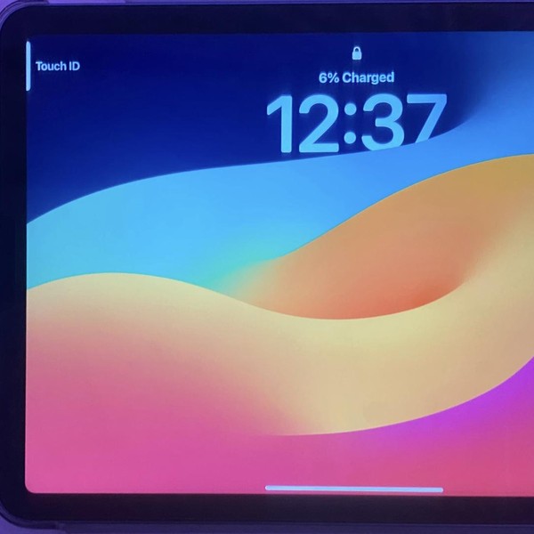 Apple iPad Air 5th Gen - Wi-Fi, 64 GB, Blue, A2588