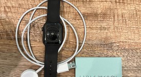 Good
													Apple Watch SE 1st Gen 40mm - Gray, A2351 - GPS, Aluminum, photo 2 of 2