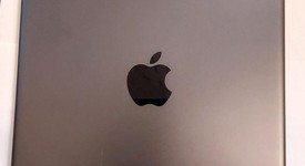 Mint
													Apple iPad 8th Gen - Unlocked, Gray, 32 GB, A2428, photo 5 of 6