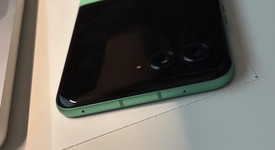 Mint
													Motorola Razr (2025) - Total by Verizon, Green, 256 GB, 8 GB, photo 5 of 9