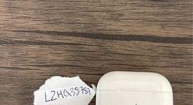 Used
													Apple AirPods 3rd Gen - Lightning Case, photo 1 of 6