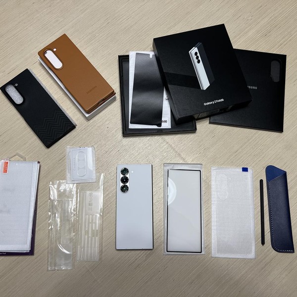 Samsung Galaxy Z Fold6 - Unlocked, 512 GB, White, 12 GB, SM-F956U1