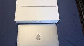 Good
													Macbook Retina 2017 - 12" - I5, Silver, 512 GB, 8 GB, photo 1 of 12